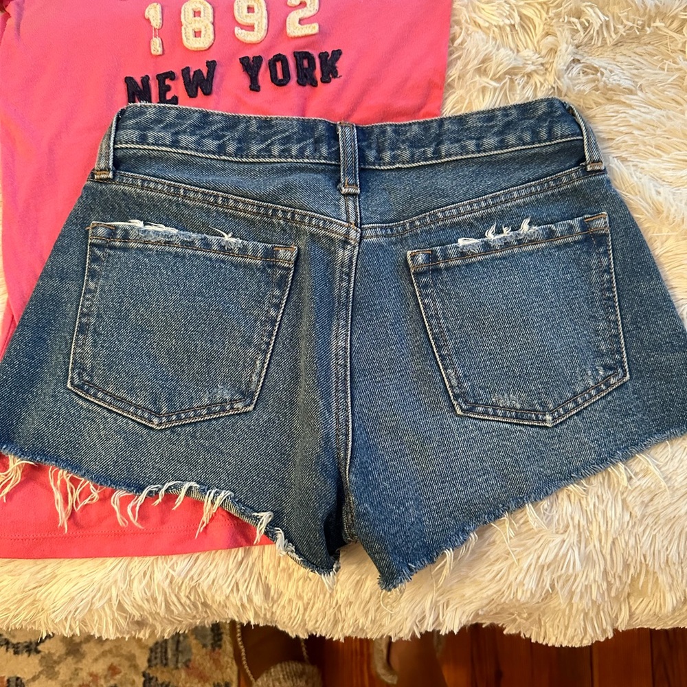 A&F Low Rise Short - Picture 2 of 3